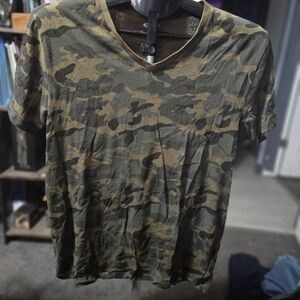 Old Navy Camouflage Short Sleeve Tee Sz M 3-1028